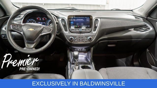 Used 2025 White Chevrolet LT image 13