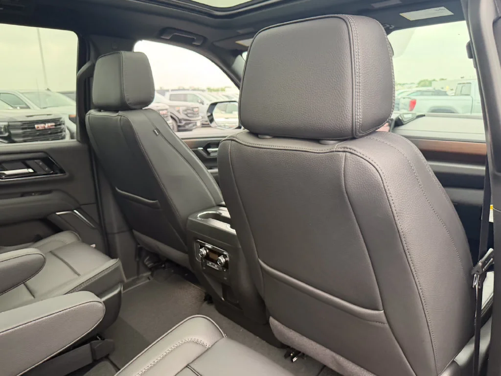 2026 GMC Yukon Denali - Photo 16