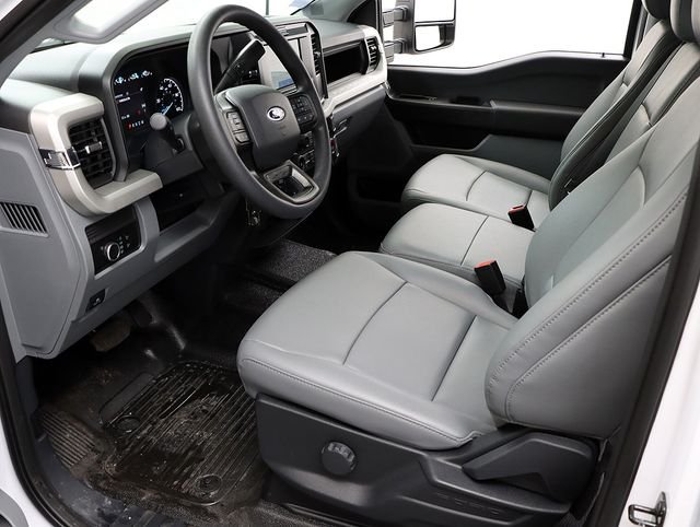 New 2026 Oxford White Ford F-450® XL image 10