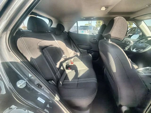 2025 Hyundai Venue SEL - Photo 25