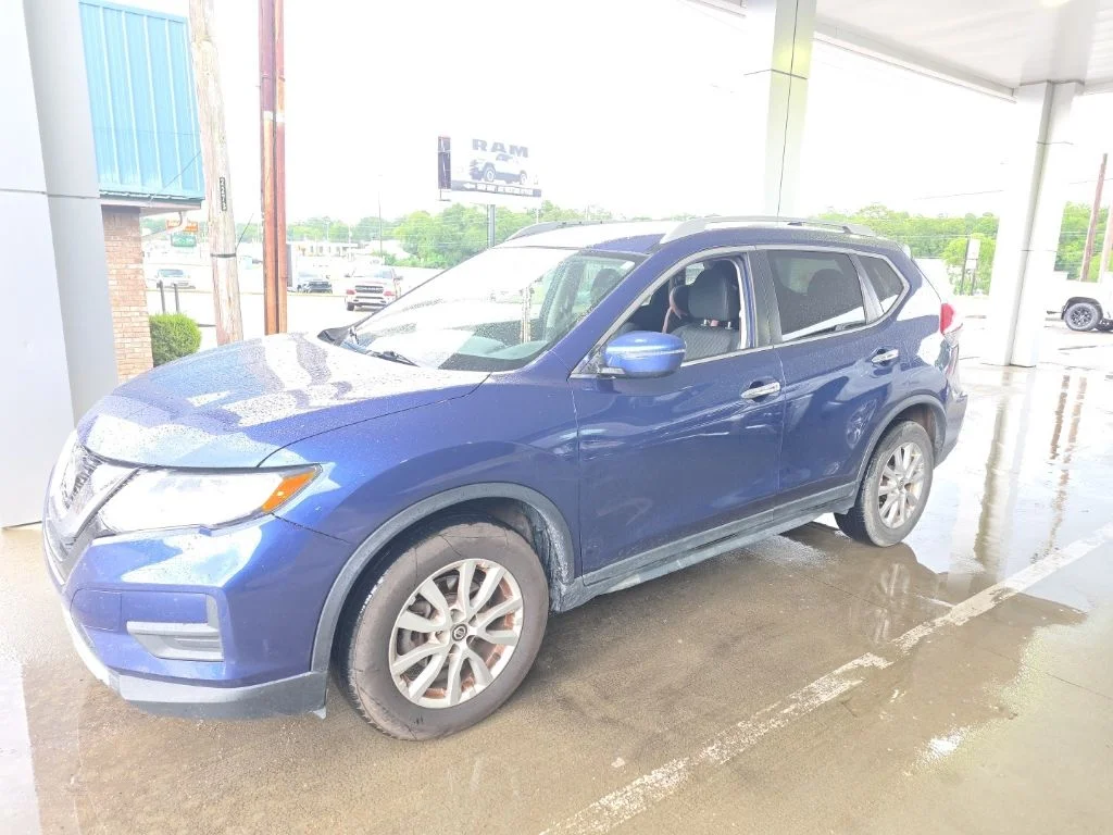 Used 2019 Blue Nissan SV image 1