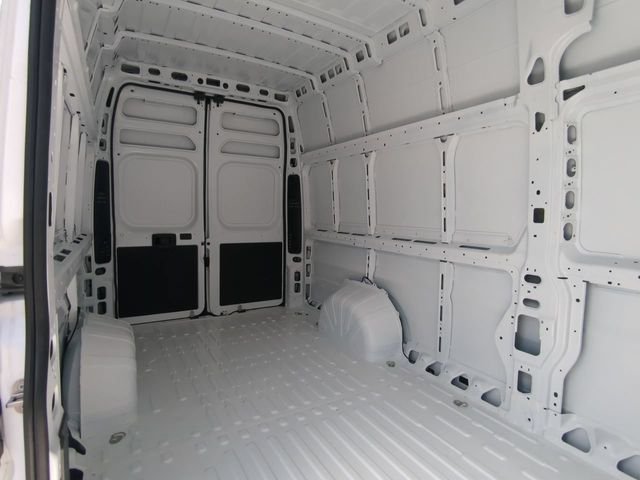 New 2026 Bright White Clear-Coat Exterior Paint RAM Super High Roof image 15