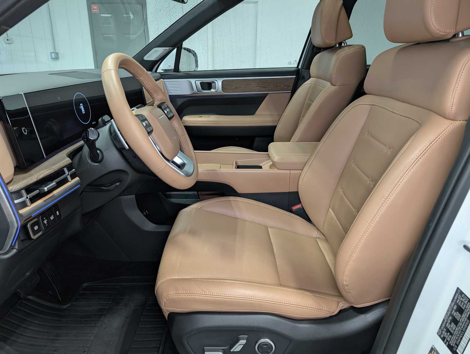 Used 2025 Serenity White Hyundai Limited image 4