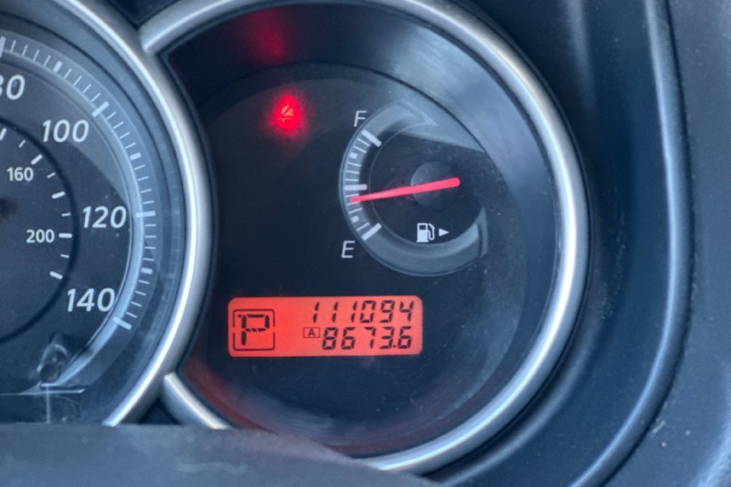 Used 2010 Blue Metallic Nissan 1.8 S image 28