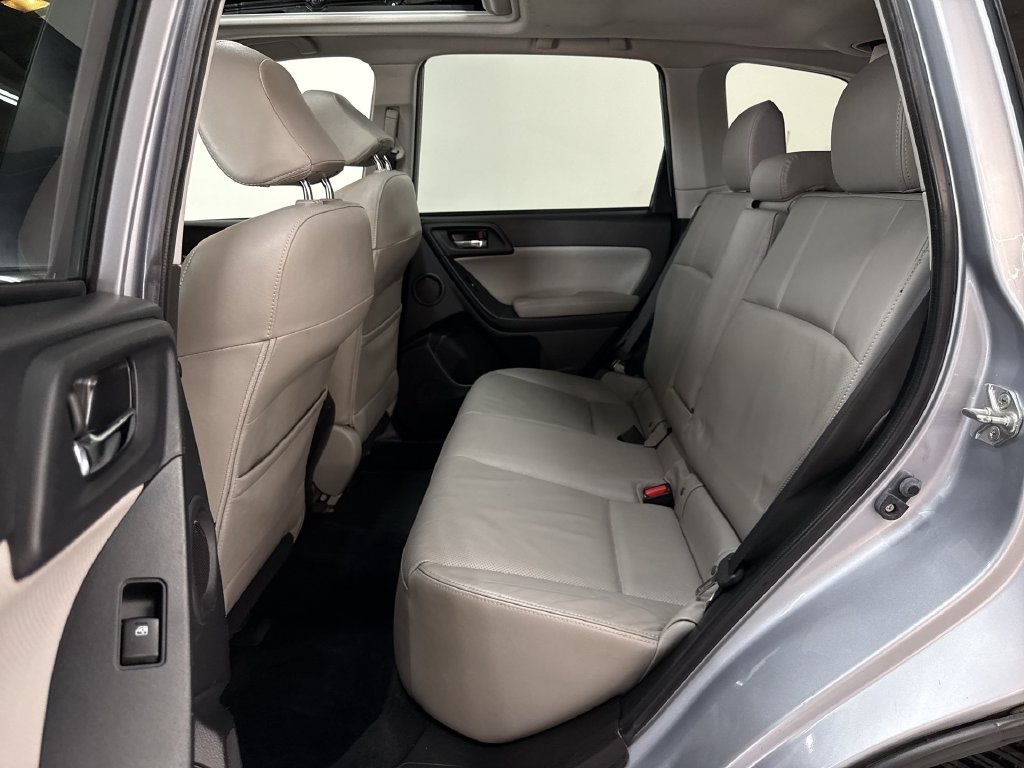 Used 2015 Ice Silver Metallic Subaru 2.5i Touring image 16