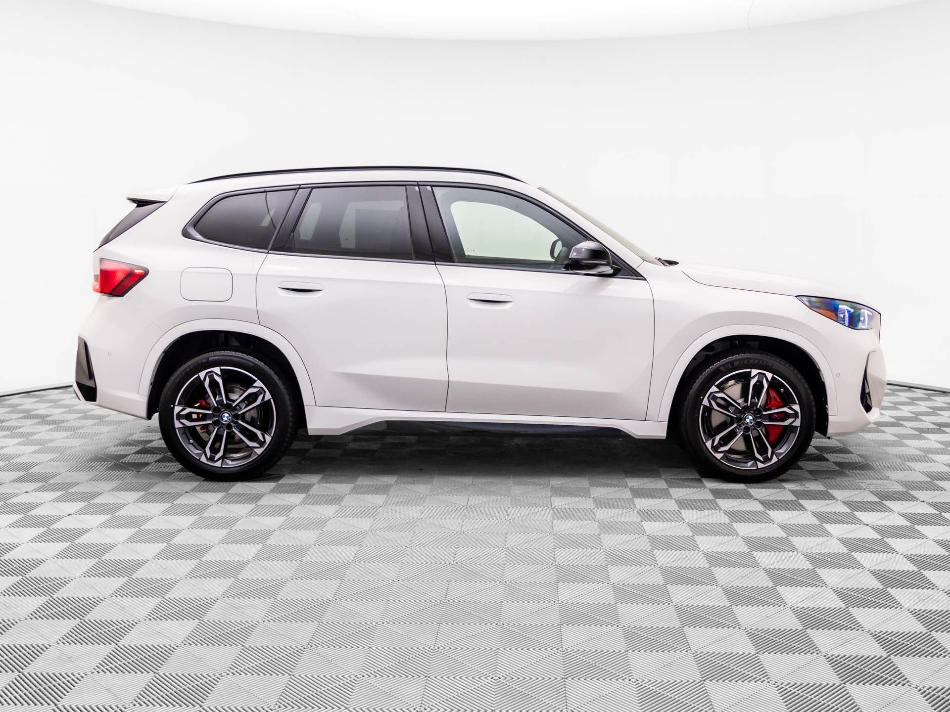 New 2026 Alpine White BMW xDrive28i image 8