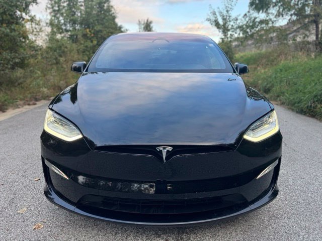 Used 2022 Solid Black Tesla Base image 3