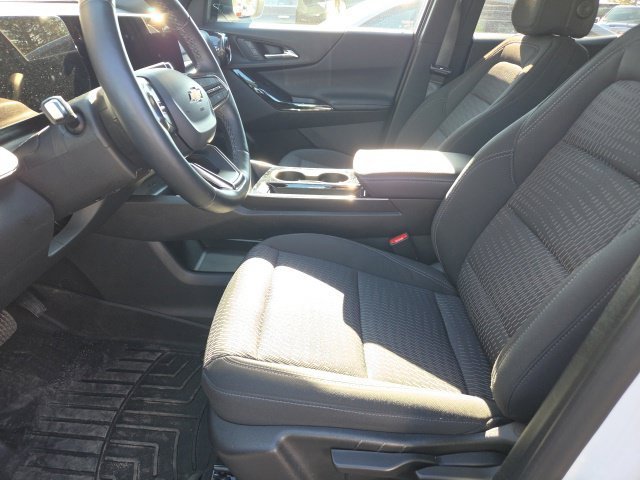 Used 2025 White Chevrolet LT image 2