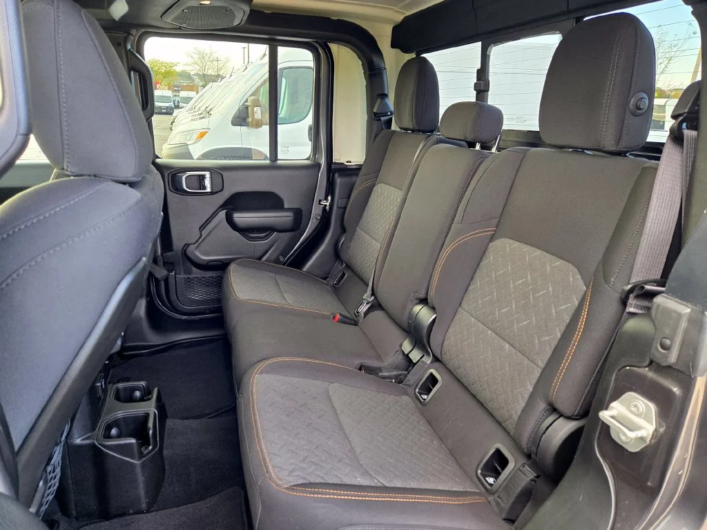 Used 2024 Gray Jeep Mojave image 26