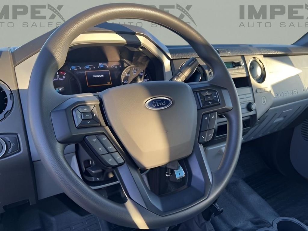 2021 Ford F-650 - Photo 12