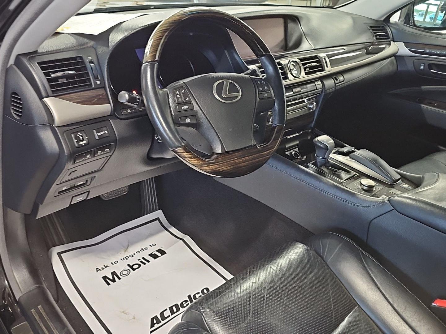 Used 2014 Obsidian Lexus 4DR SDN RWD image 11