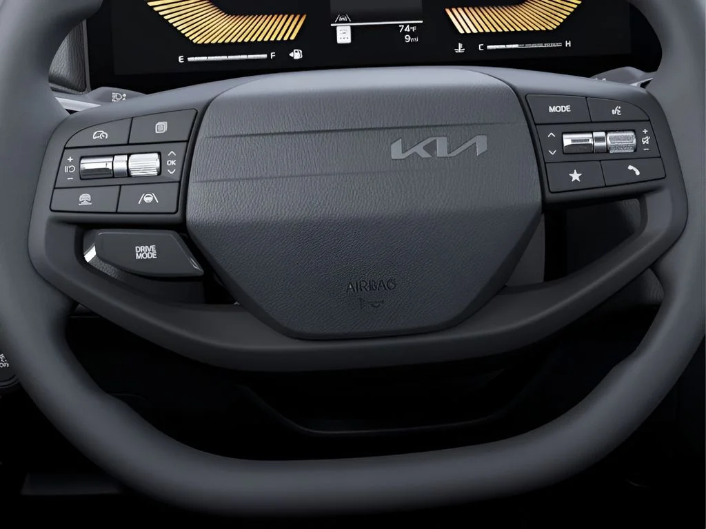 Used 2025 White Kia LXS image 22