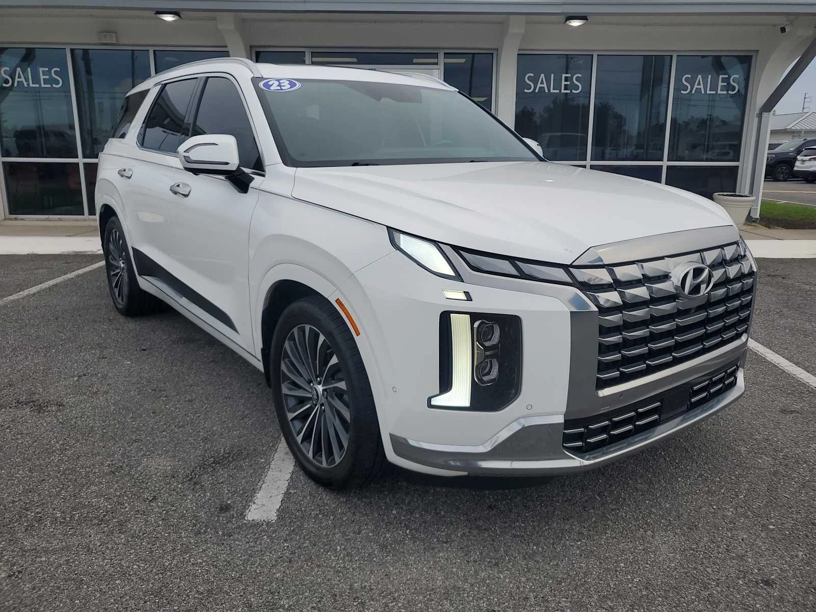 Used 2023 White Hyundai Calligraphy image 10