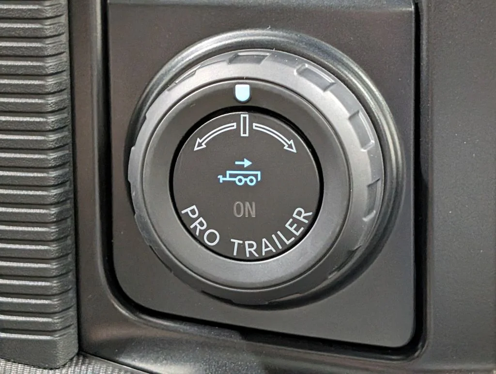 New 2026 Star White Metallic Tri-Coat Ford Platinum® image 6