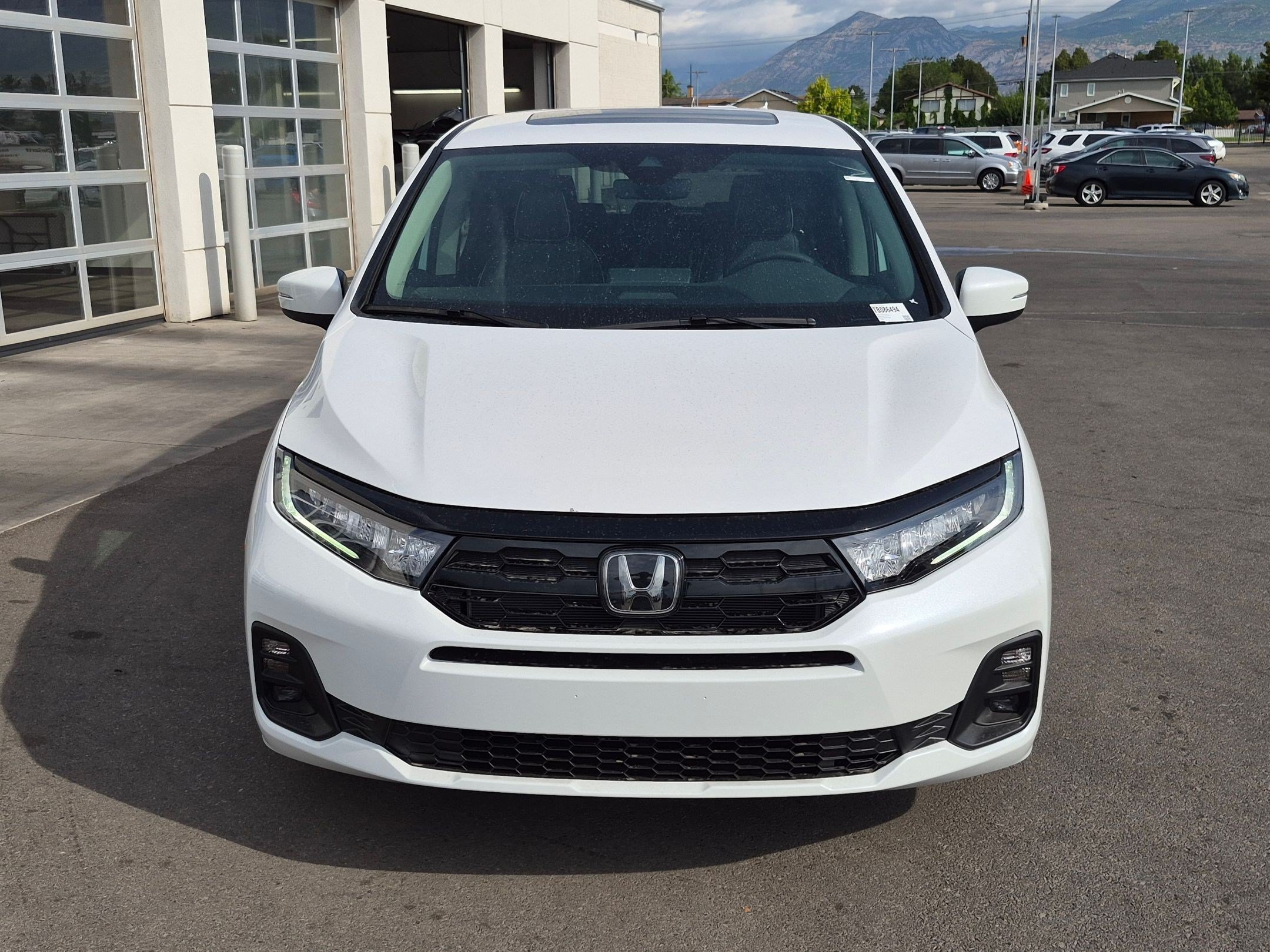 New 2026 Platinum White Pearl Honda Touring image 9