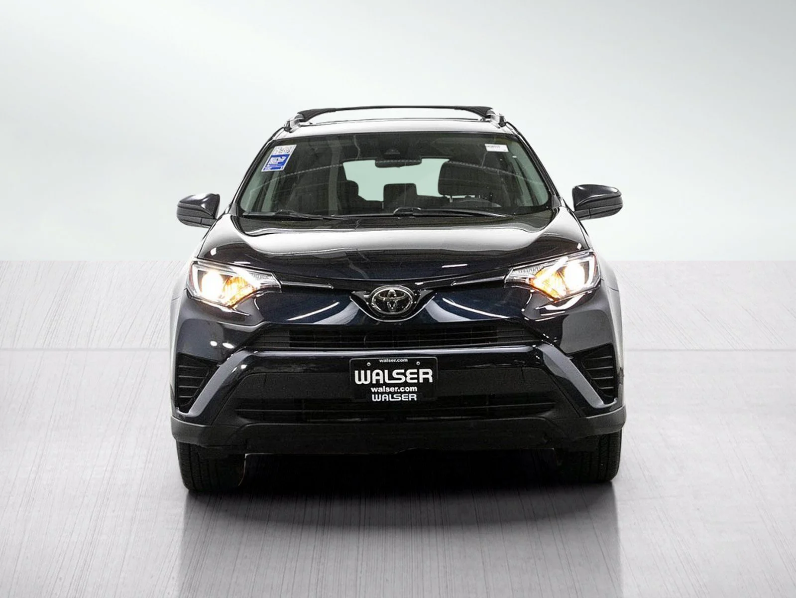 Used 2017  Toyota 4D WAGON LE 4WD image 8