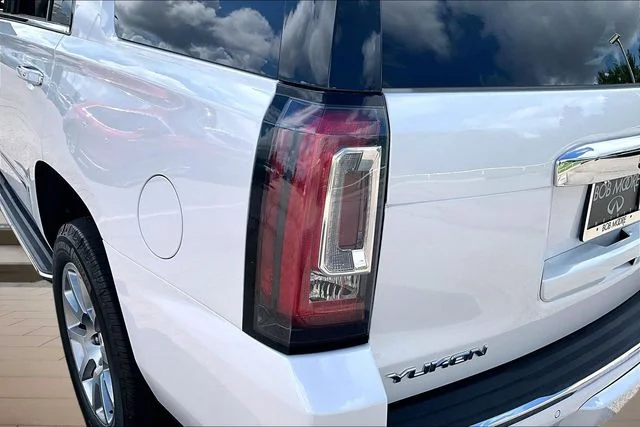 Used 2019 White GMC Denali image 30