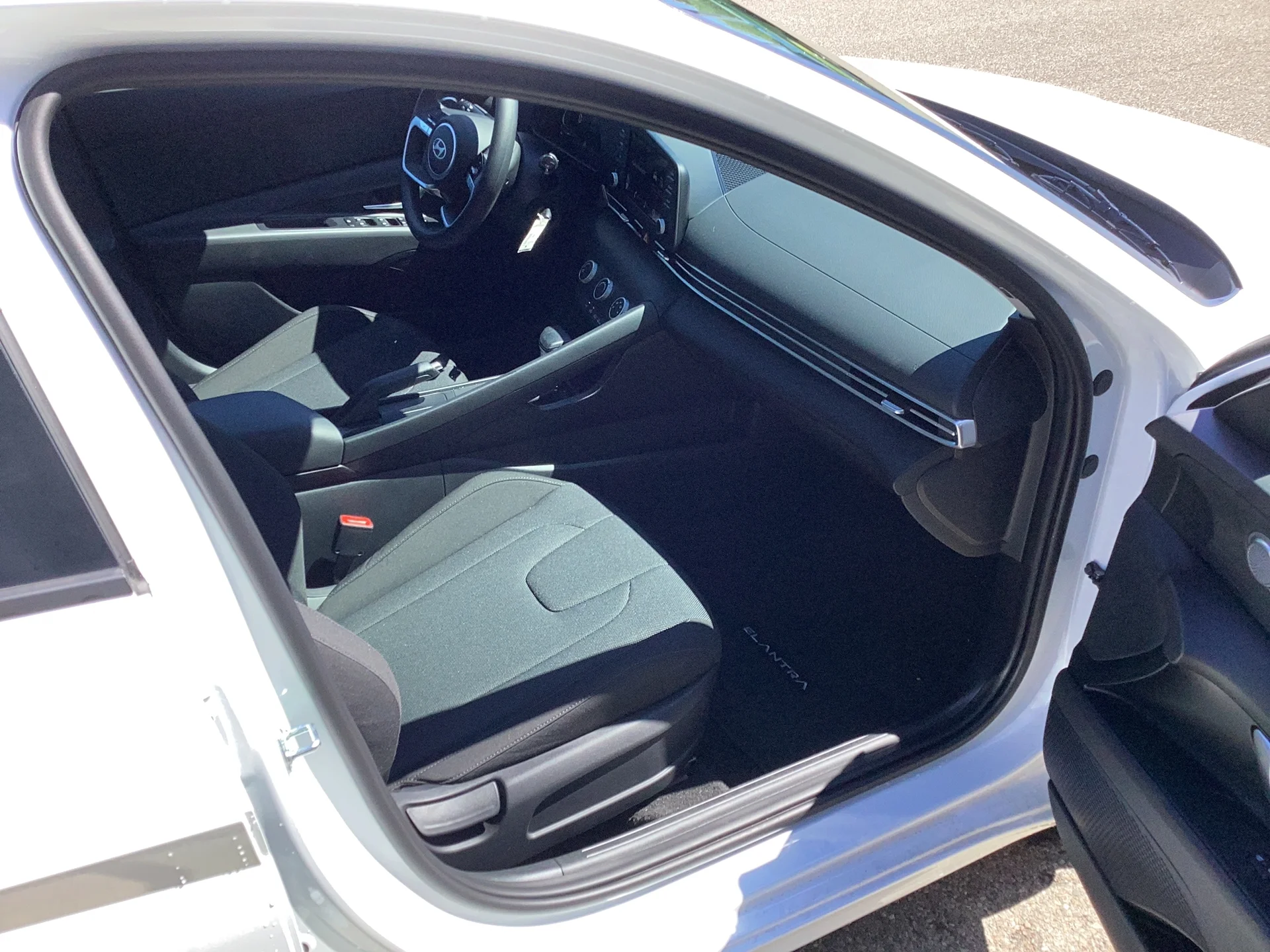 New 2026 Serenity White Pearl Hyundai SE image 7