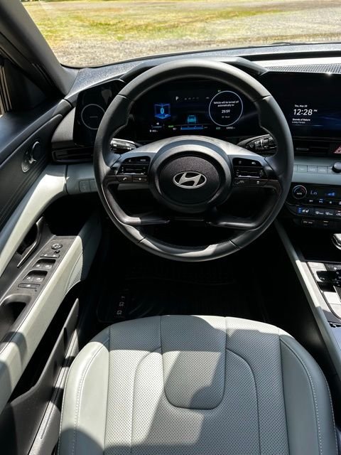 2024 Hyundai Elantra Limited - Photo 28