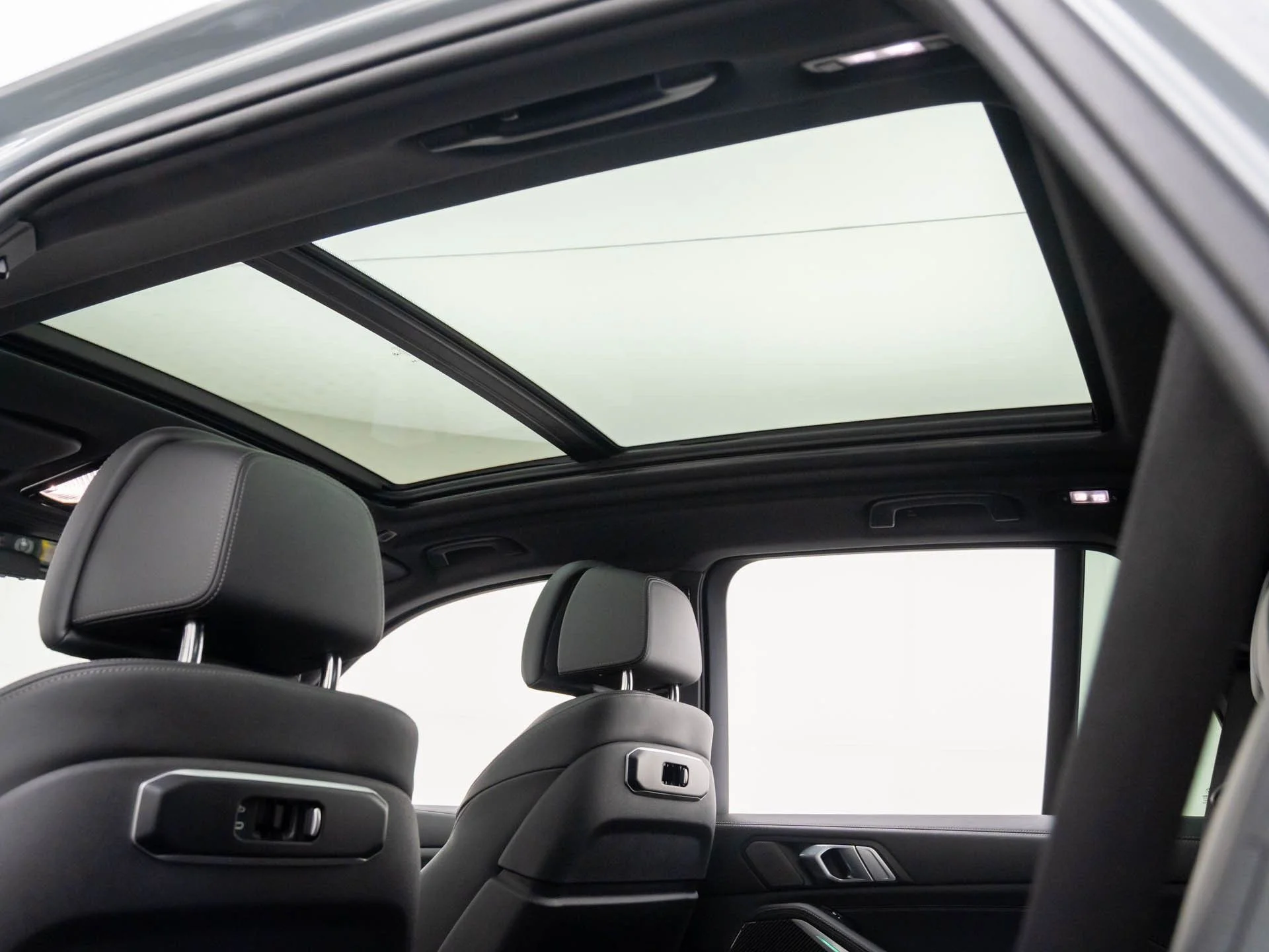 Certified Used 2024 Gray BMW M60i image 19