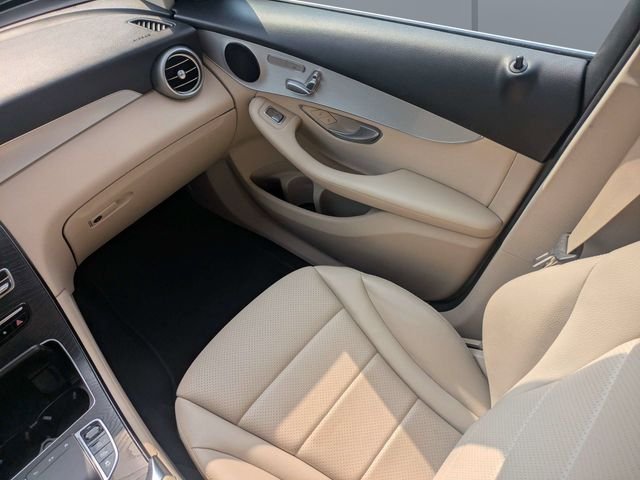 Used 2022  Mercedes-Benz GLC 300 image 35