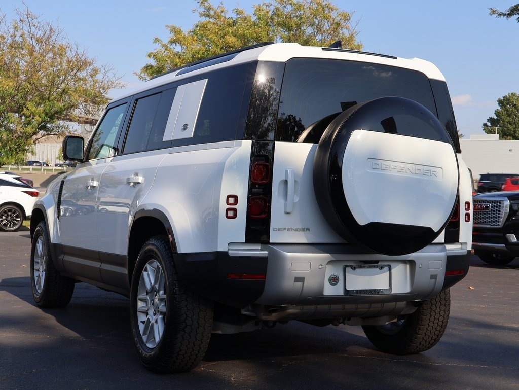 2024 Land Rover Defender 110 S photo 4