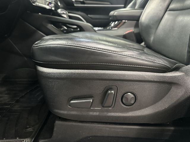 Certified Used 2023 Gravity Gray Kia S image 18