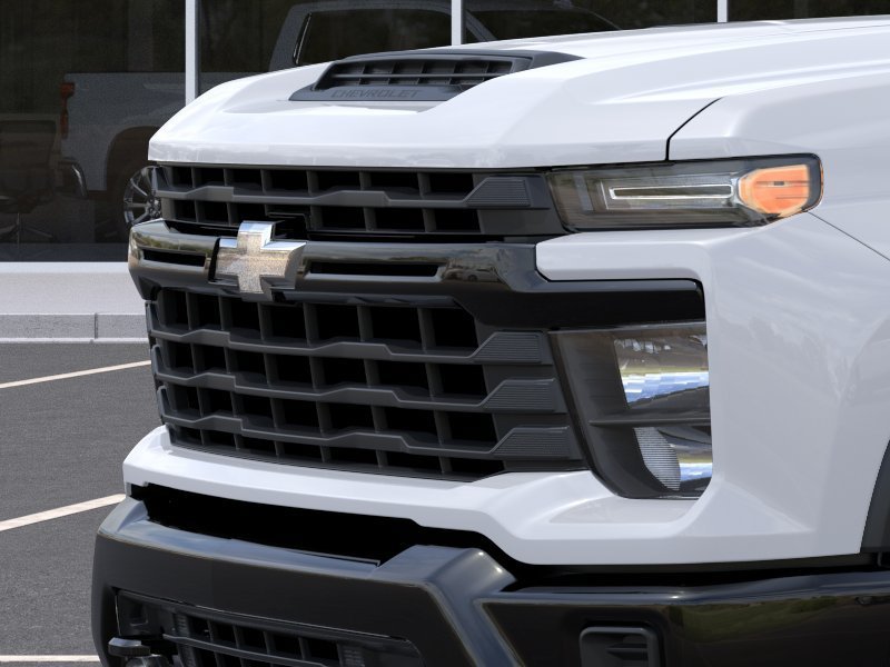 New 2026 Summit White Chevrolet WT image 13