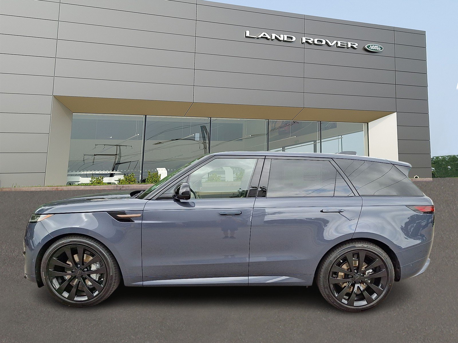 New 2026 Varesine Blue Land Rover P400 Dynamic SE image 6