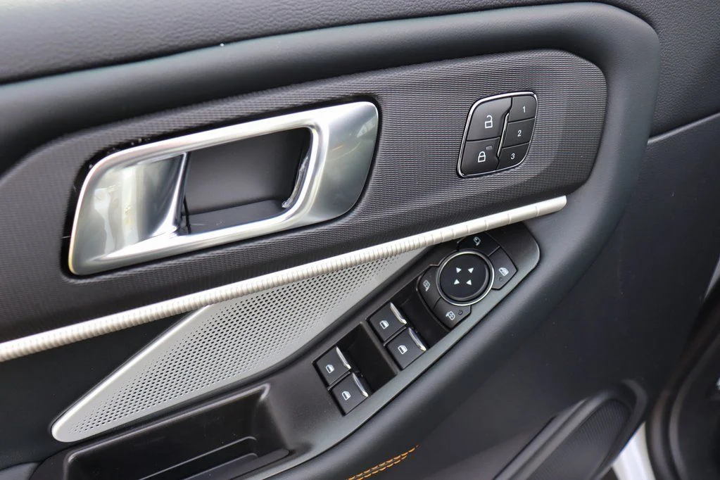 New 2026 Space White Metallic Ford Tremor® image 30