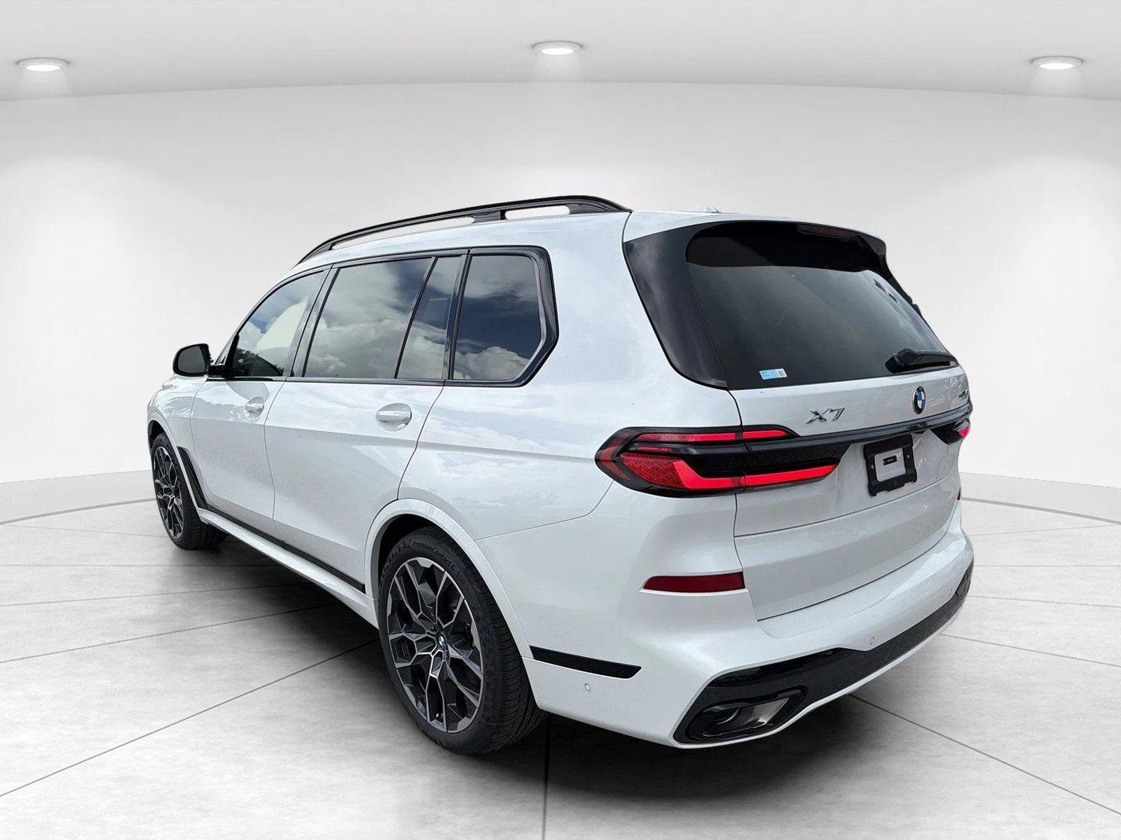 New 2027 Mineral White Metallic BMW xDrive40i image 6