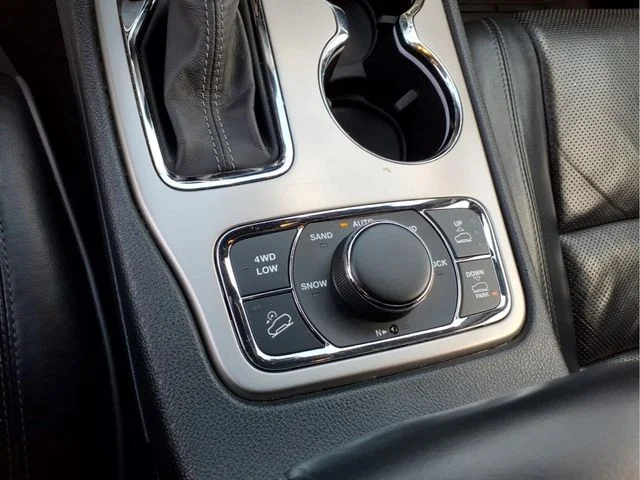 Used 2019 Silver Jeep Overland image 29