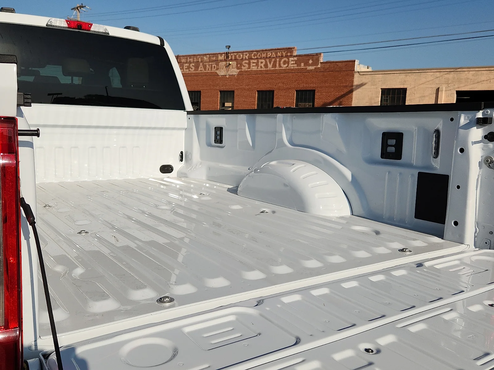New 2026 Oxford White Ford Lariat image 12