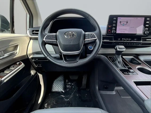 Used 2023 Silver Toyota XLE image 8