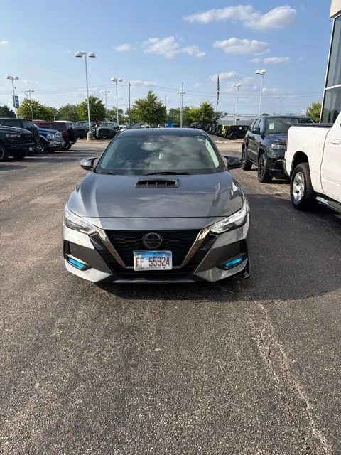 Used 2020 Gray Nissan SR image 2