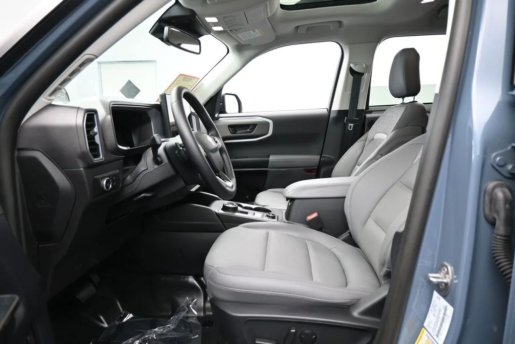 Used 2026 Azure Gray Metallic Ford Badlands image 11