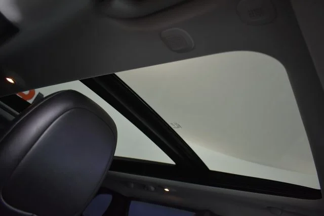 2022 Jeep Cherokee Latitude Lux - Photo 14