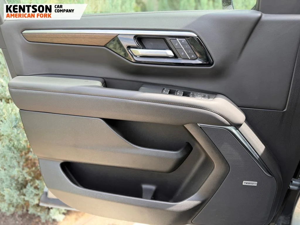 2025 Chevrolet Suburban High Country - Photo 18