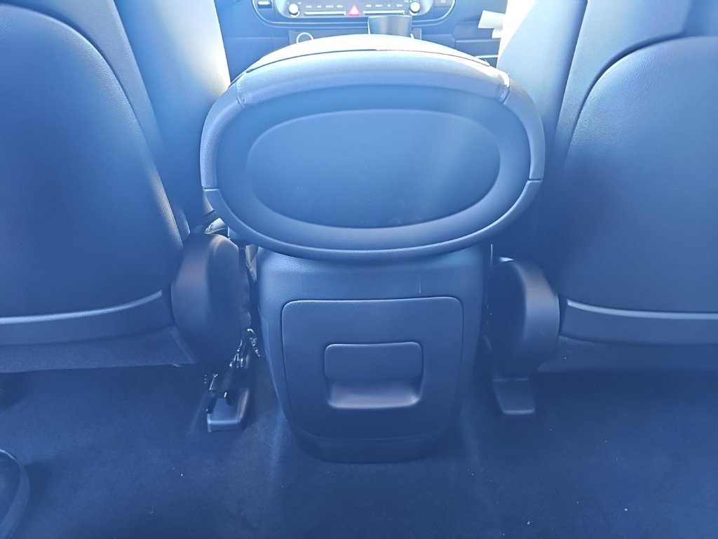 New 2027 Green Hyundai SEL Premium 7P image 38