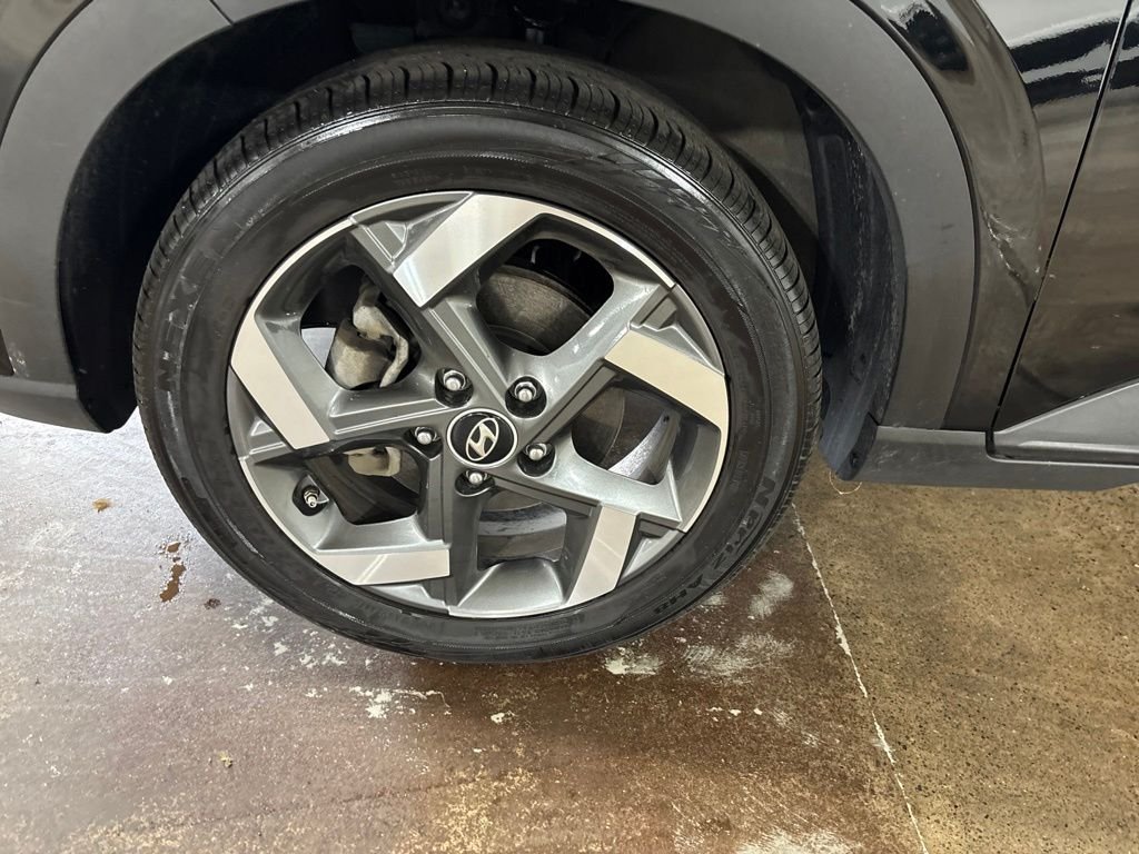 Certified Used 2023 Black Hyundai SEL image 9