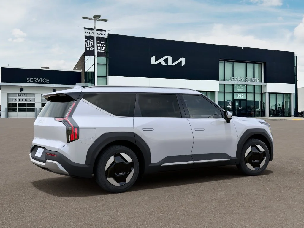 New 2026 Glacial White Pearl Kia Wind image 6