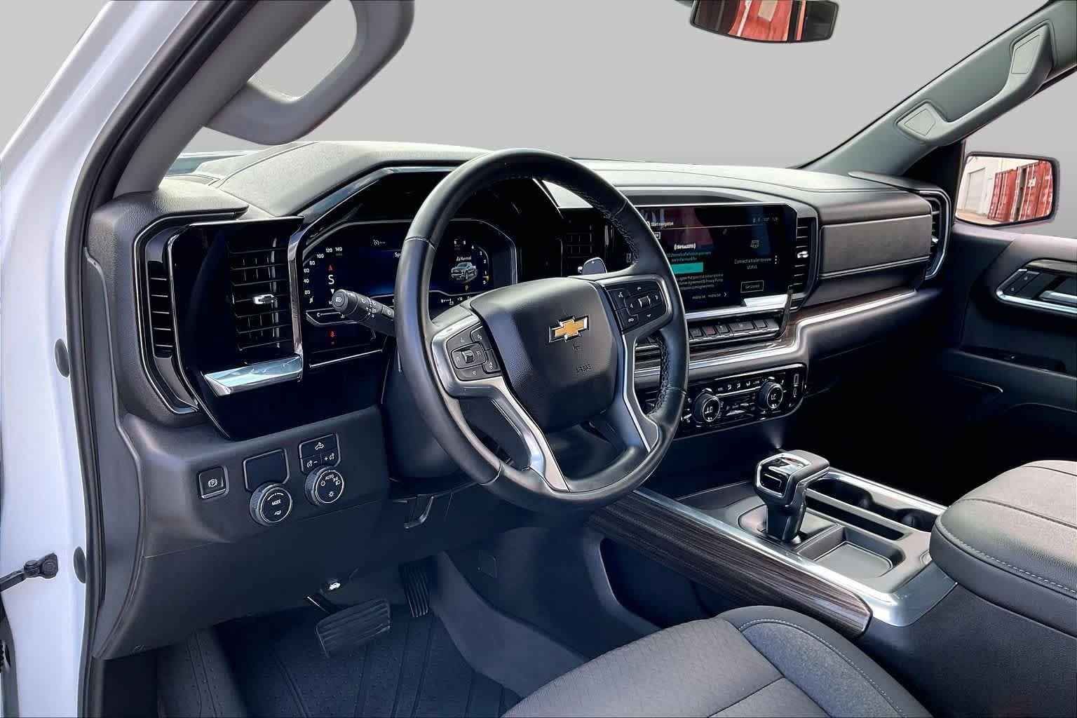 Used 2023 Summit White Chevrolet LT image 17