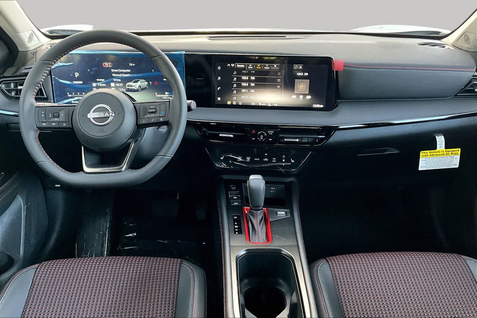 New 2026 Aspen White Tricoat/Super Black Nissan SR image 5