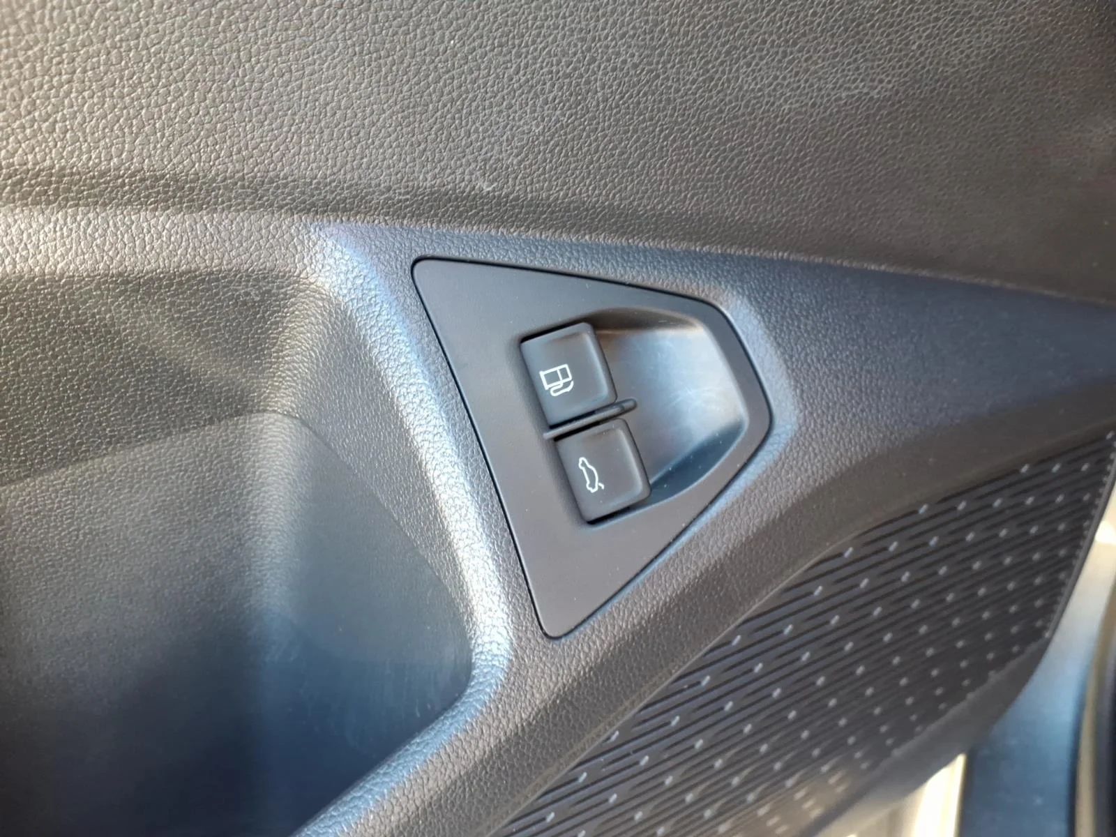 Certified Used 2023 Platinum Gray Metallic Volkswagen SEL image 19