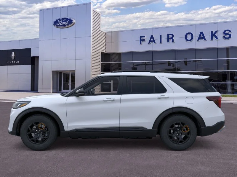 New 2026 Space White Metallic Ford Tremor image 26