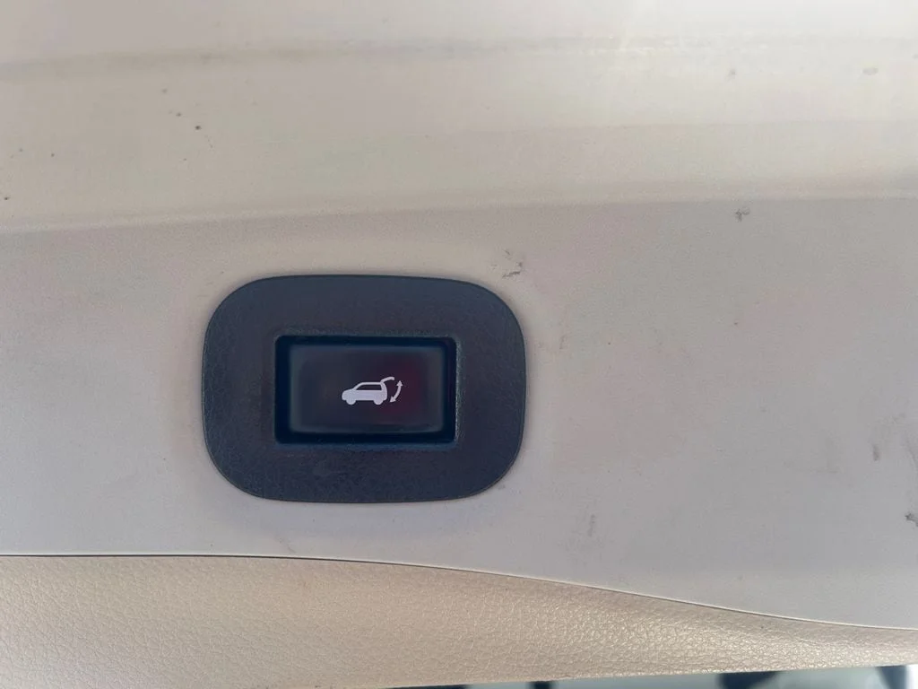 Used 2019 Pearl White Nissan SV image 22