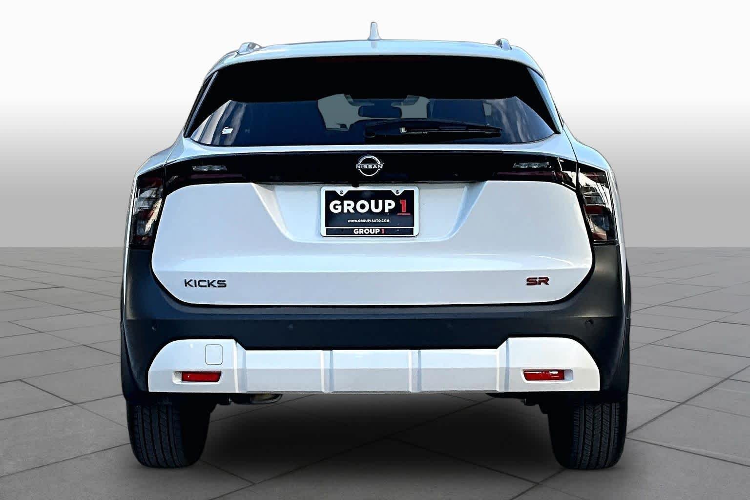Certified Used 2025 Aspen White Tricoat Nissan SR image 5