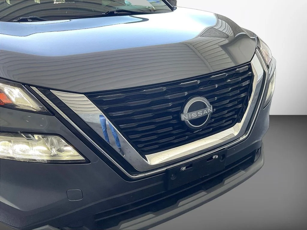 Used 2023 Gun Metallic Nissan SV image 33