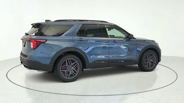 2026 Ford Explorer ST - Photo 8