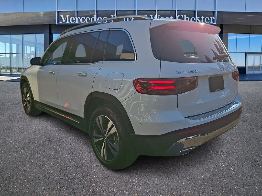Used 2026 White Mercedes-Benz GLB 250 image 4